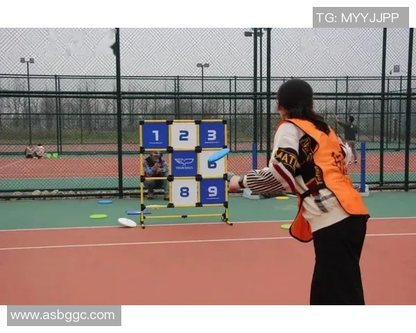 周伟独家分享飞盘技巧与心得让你轻松掌握飞盘运动的乐趣与技巧